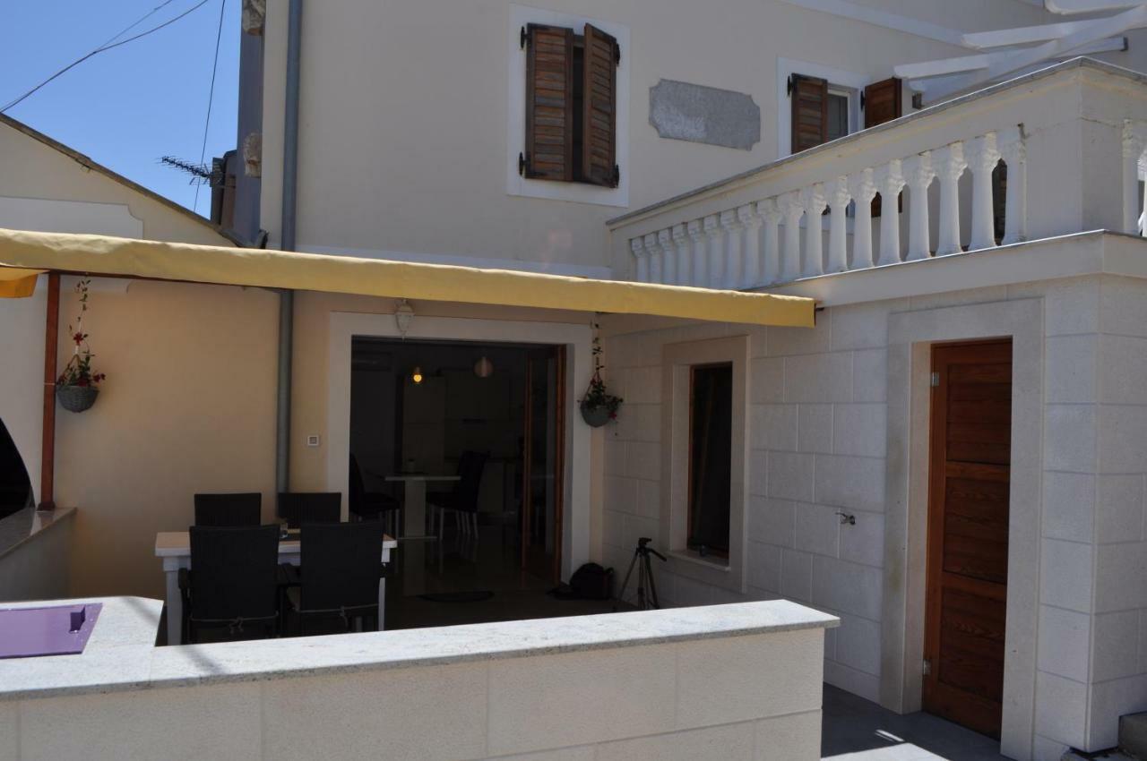 Bay Sascica Apartman Sali  Kültér fotó
